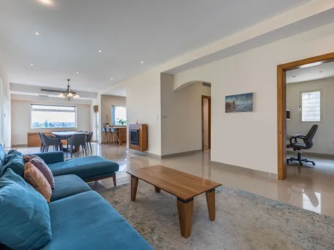 5 bed Terraced House For Rent in Attard, Attard - thumb 3