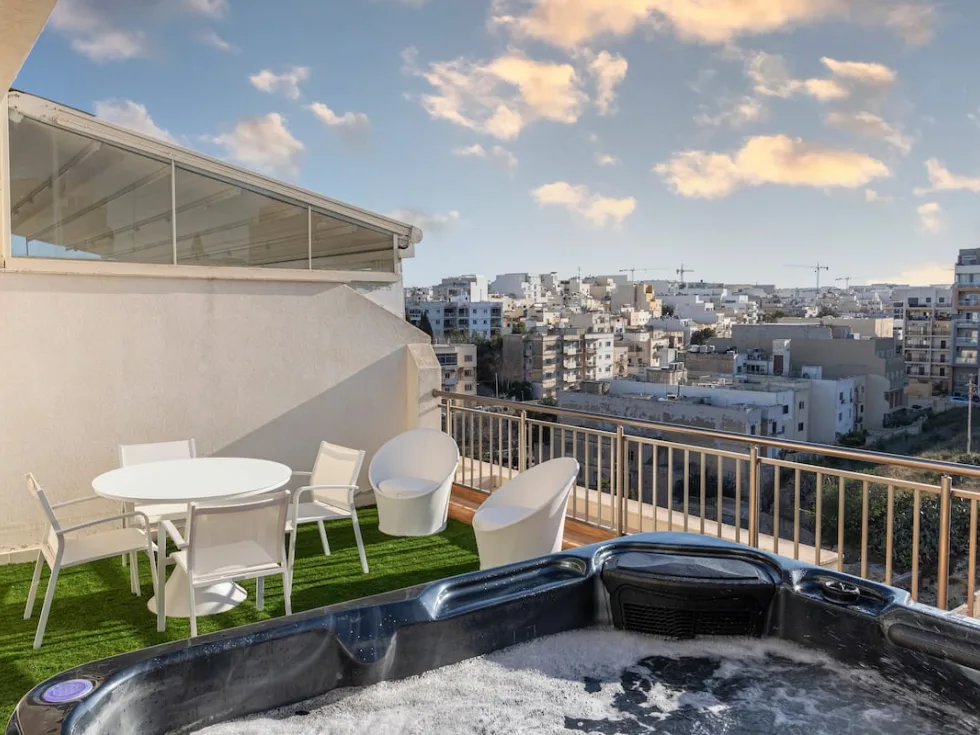 2 bed Penthouse For Sale in St Julian's, St Julian's - thumb 2