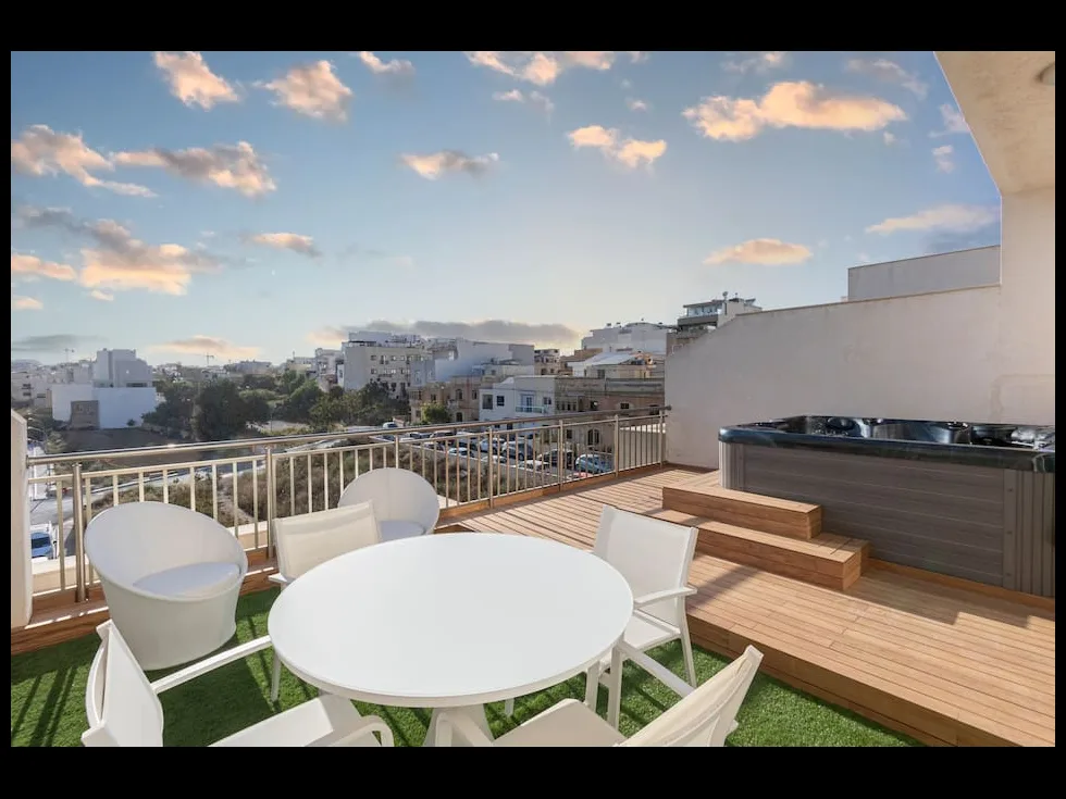 2 bed Penthouse For Sale in St Julian's, St Julian's - thumb 4