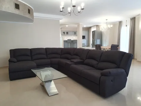 3 bed Apartment For Rent in St Julian's, St Julian's - thumb 3