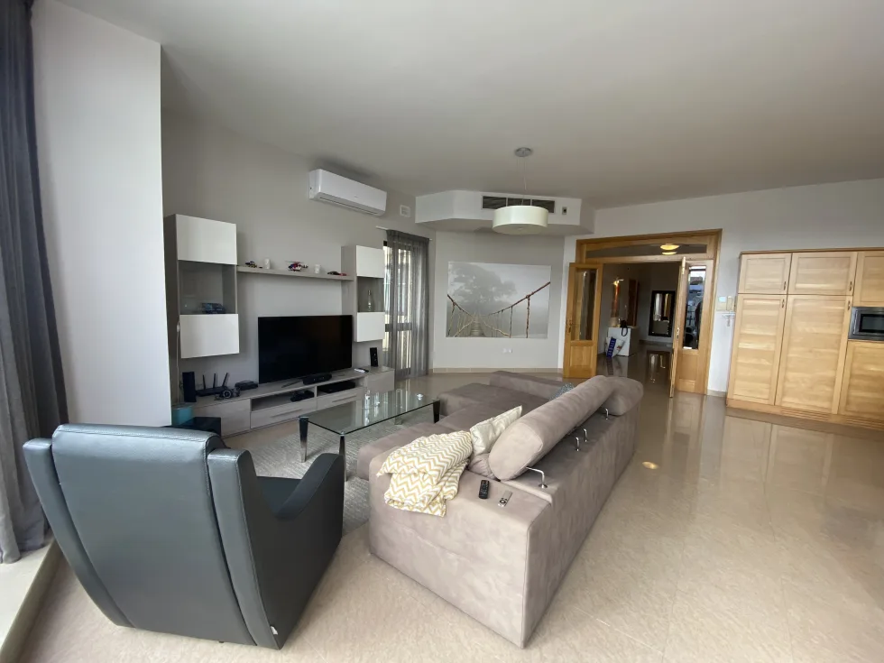 3 bed Penthouse For Rent in St Julian's, St Julian's - thumb 5