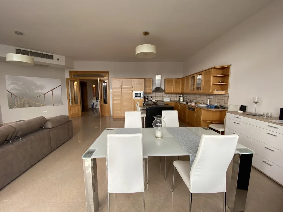 3 bed Penthouse For Rent in St Julian's, St Julian's - thumb 6