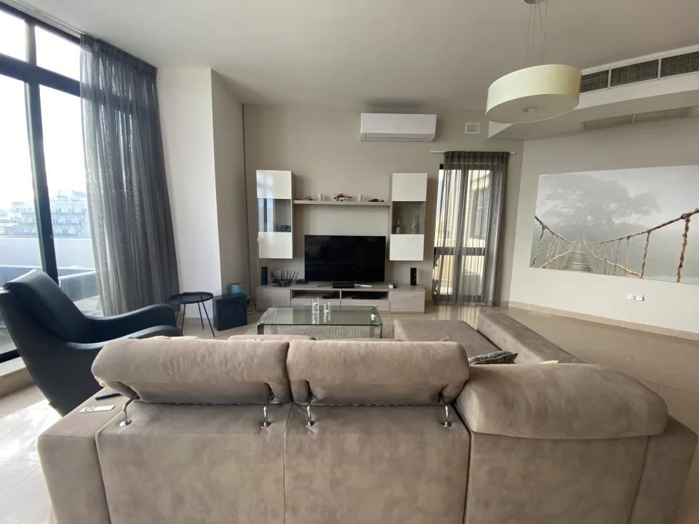 3 bed Penthouse For Rent in St Julian's, St Julian's - thumb 7