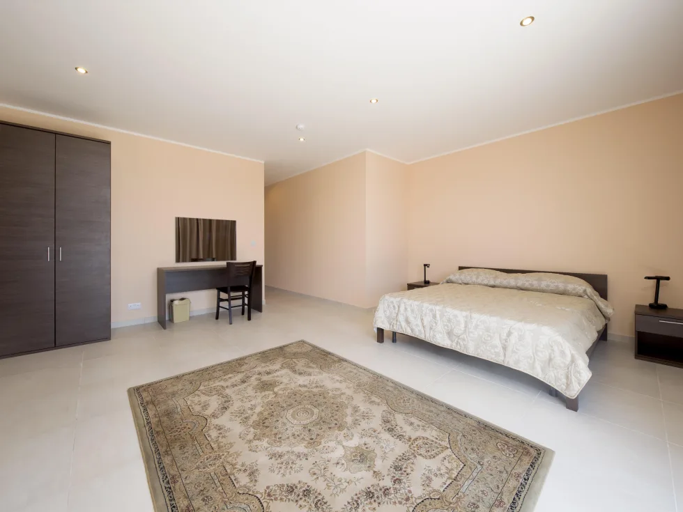 19 bed Hotel For Rent in St Julian's, St Julian's - thumb 2