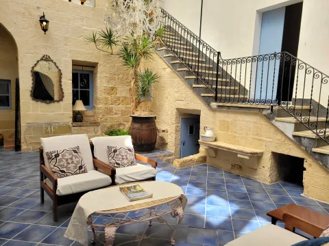 4 bed House of Character For Rent in Zurrieq, Zurrieq - thumb 1