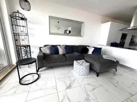 3 bed Apartment For Rent in Xemxija, Xemxija - thumb 7