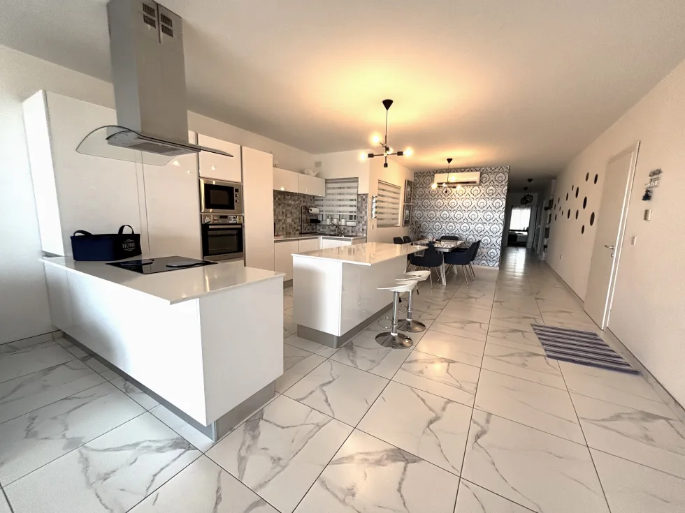 3 bed Apartment For Rent in Xemxija, Xemxija - thumb 8