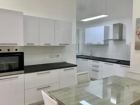 3 bed Apartment For Rent in Sliema, Sliema - thumb 4
