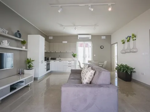 1 bed Penthouse For Rent in Sliema, Sliema - thumb 11