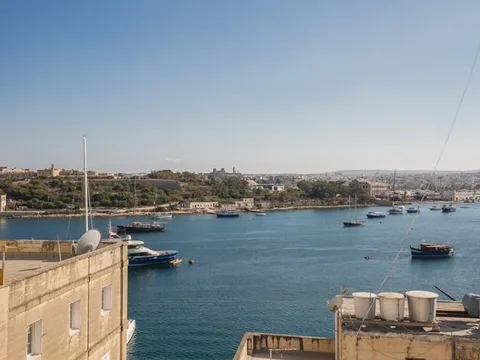 1 bed Penthouse For Rent in Sliema, Sliema - thumb 3