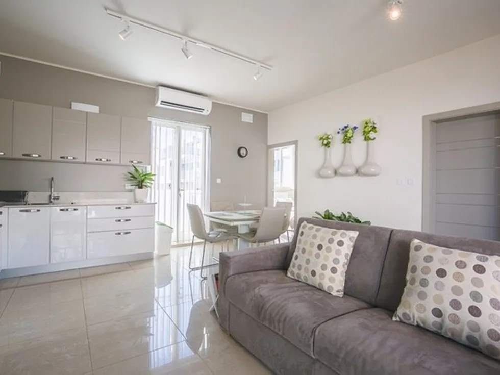 1 bed Penthouse For Rent in Sliema, Sliema - thumb 5