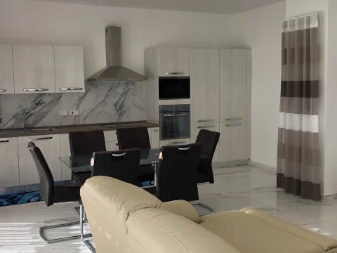 3 bed Penthouse For Rent in Bahar ic-Caghaq, Bahar ic-Caghaq - thumb 4