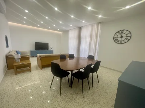 3 bed Apartment For Rent in Ta' Xbiex, Ta' Xbiex - thumb 3