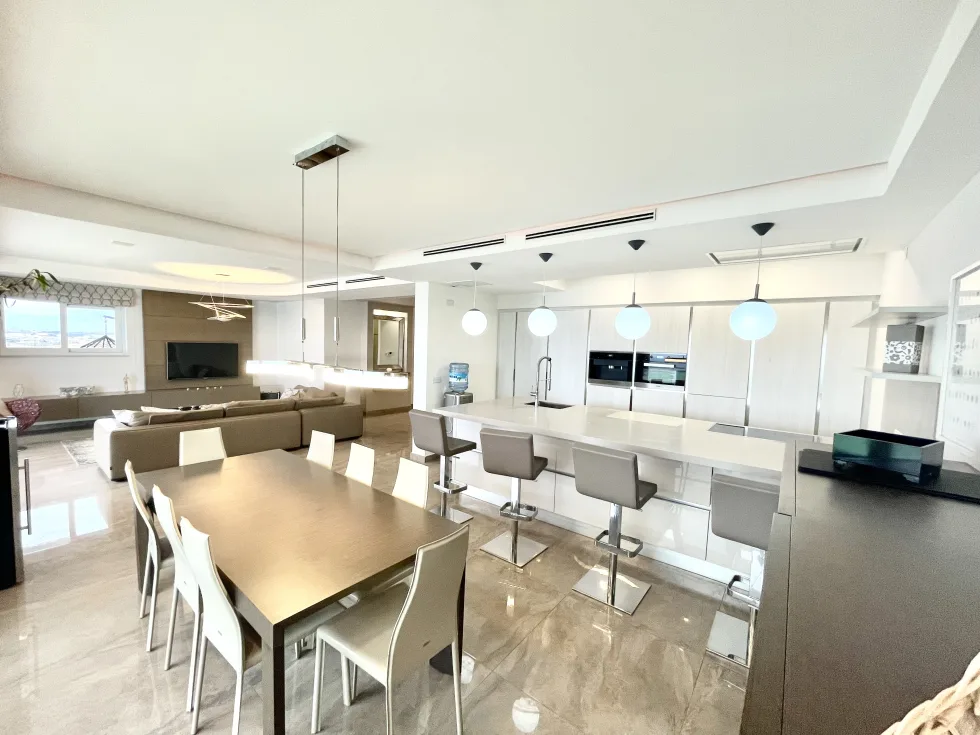 3 bed Apartment For Rent in Sliema, Sliema - thumb 9