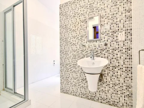 3 bed Apartment For Rent in St Julian's, St Julian's - thumb 12