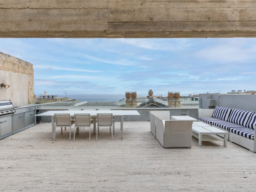 3 bed Town House For Rent in Valletta, Valletta - thumb 1