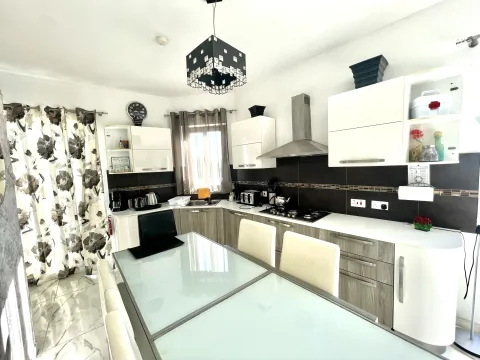 4 bed Penthouse For Sale in Marsaxlokk, Marsaxlokk - thumb 6