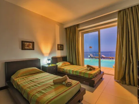 6 bed Villa For Rent in Marsascala, Marsascala - thumb 14