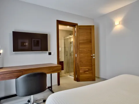 3 bed Apartment For Rent in Sliema, Sliema - thumb 8