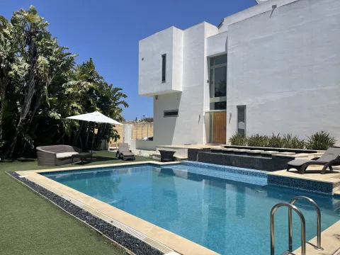 3 bed Villa For Rent in Ibragg, Ibragg - thumb 1