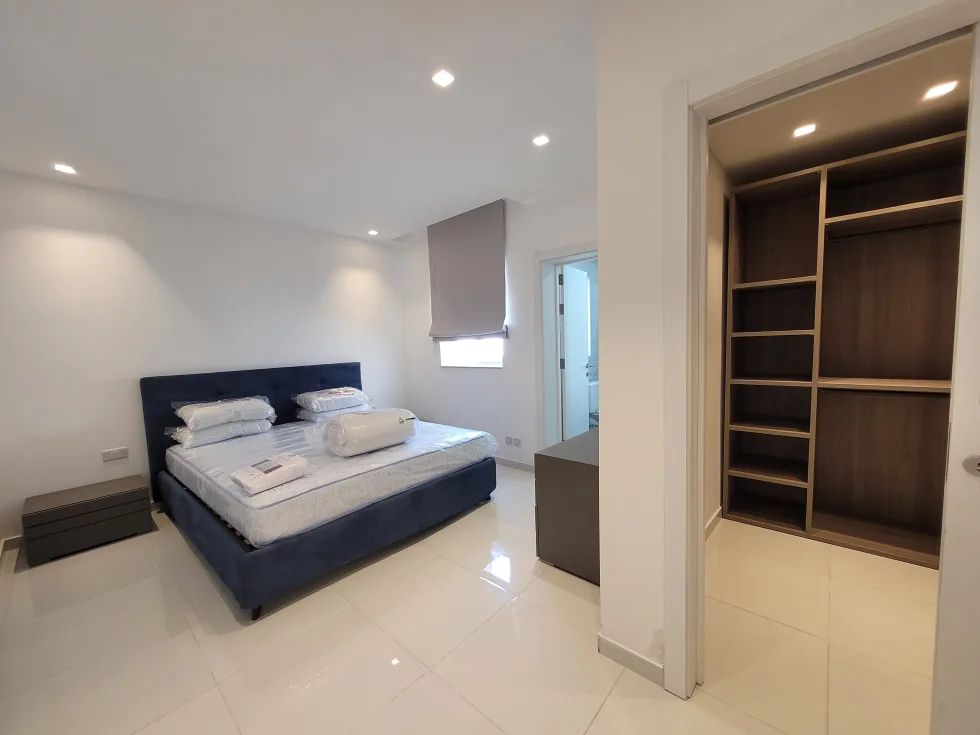 3 bed Apartment For Rent in Sliema, Sliema - thumb 6