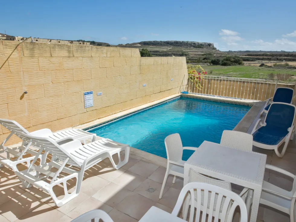 7 bed Terraced House For Rent in San Lawrenz, San Lawrenz - thumb 1