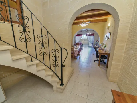 7 bed Terraced House For Rent in San Lawrenz, San Lawrenz - thumb 3