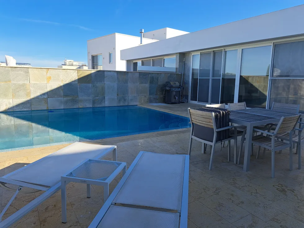 5 bed Villa For Rent in Naxxar, Naxxar - thumb 1