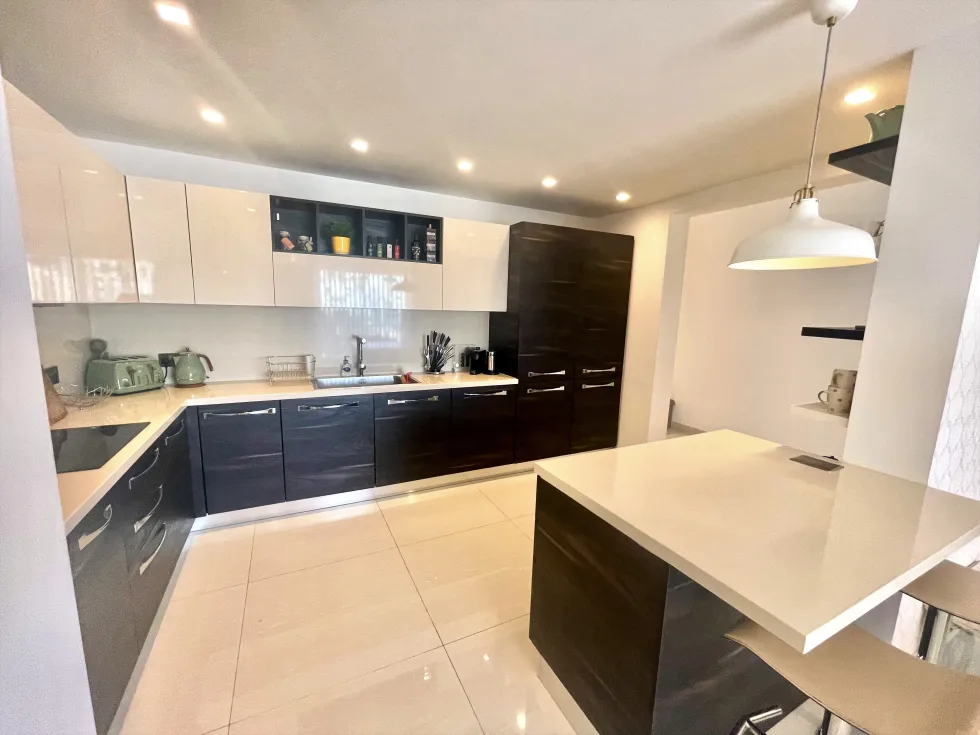 3 bed Apartment For Rent in St Julian's, St Julian's - thumb 4