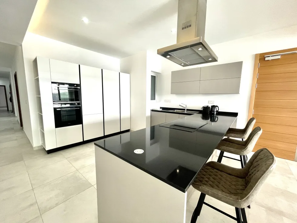 3 bed Apartment For Rent in Sliema, Sliema - thumb 6