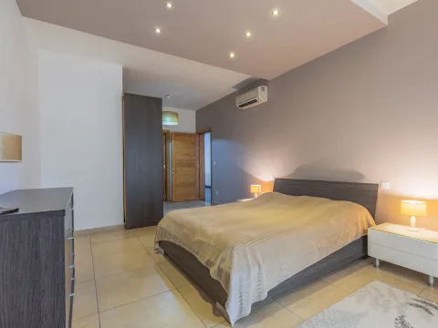 3 bed Apartment For Rent in Sliema, Sliema - thumb 10