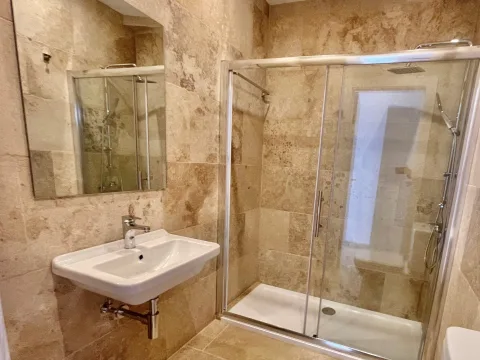 2 bed Penthouse For Rent in Sliema, Sliema - thumb 10