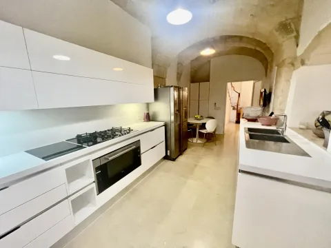 3 bed House of Character For Rent in Birkirkara, Birkirkara - thumb 7