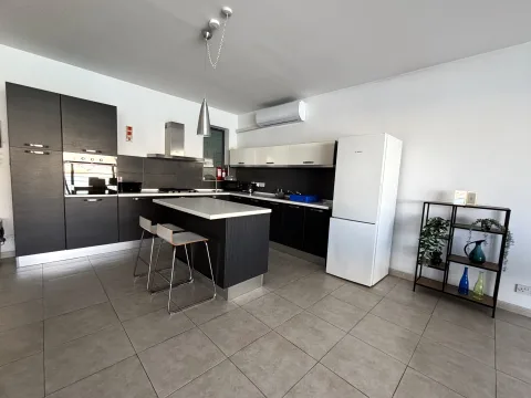 3 bed Apartment For Rent in St Paul's Bay, St Paul's Bay - thumb 5