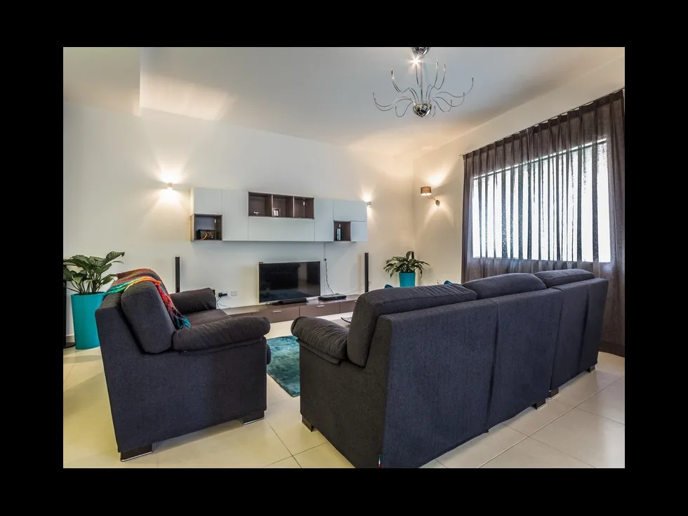 3 bed Apartment For Rent in Sliema, Sliema - thumb 4
