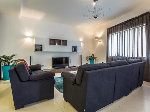 3 bed Apartment For Rent in Sliema, Sliema - thumb 4