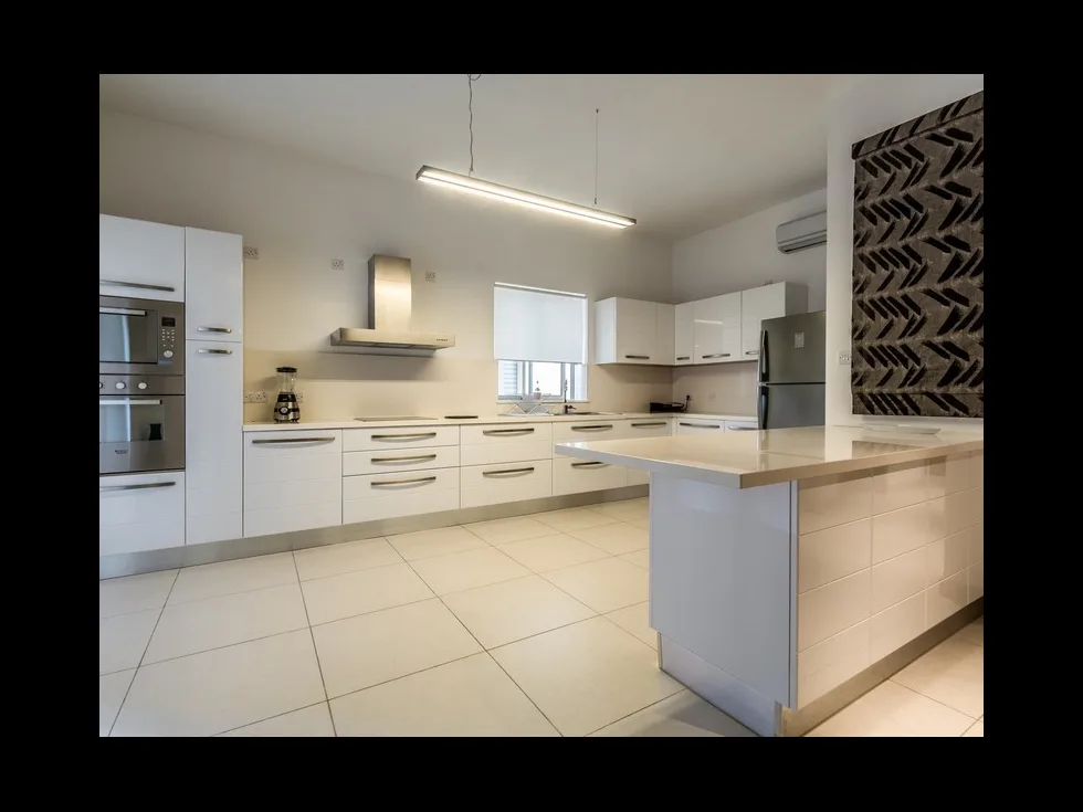 3 bed Apartment For Rent in Sliema, Sliema - thumb 7