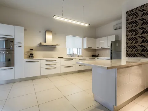 3 bed Apartment For Rent in Sliema, Sliema - thumb 7