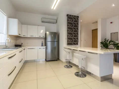 3 bed Apartment For Rent in Sliema, Sliema - thumb 8