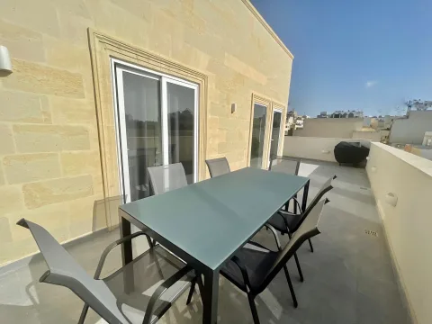2 bed Penthouse For Rent in Sliema, Sliema - thumb 3