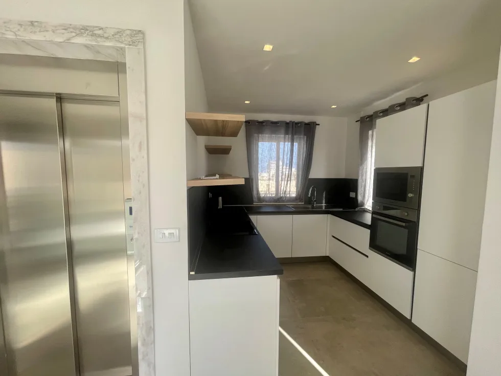 2 bed Penthouse For Rent in Sliema, Sliema - thumb 6