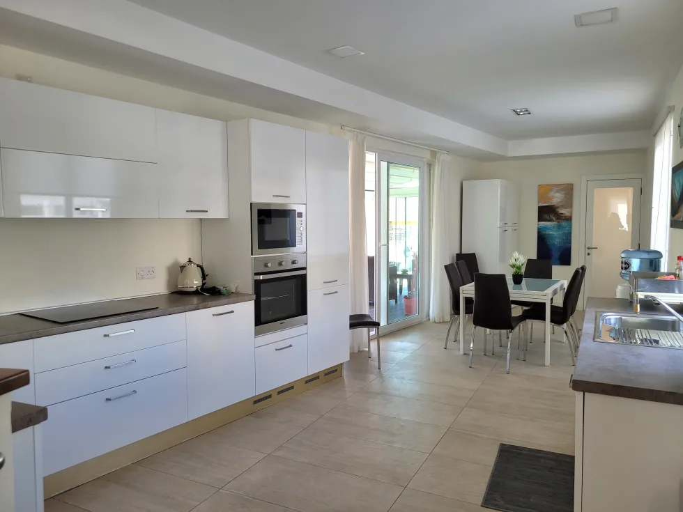 3 bed Penthouse For Rent in St Julian's, St Julian's - thumb 4
