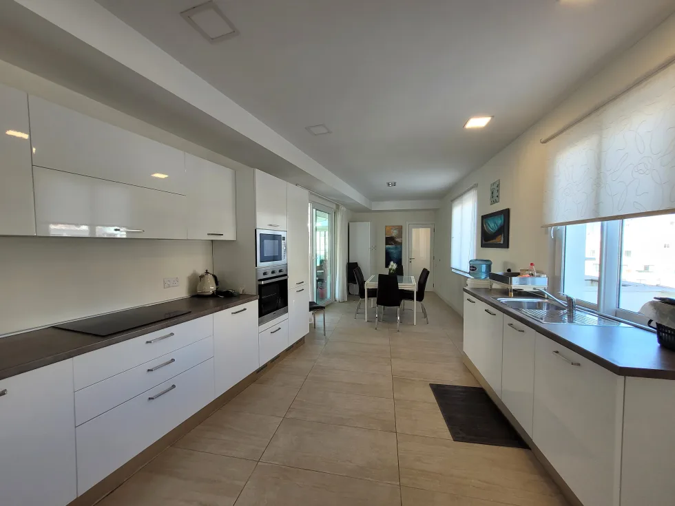 3 bed Penthouse For Rent in St Julian's, St Julian's - thumb 6