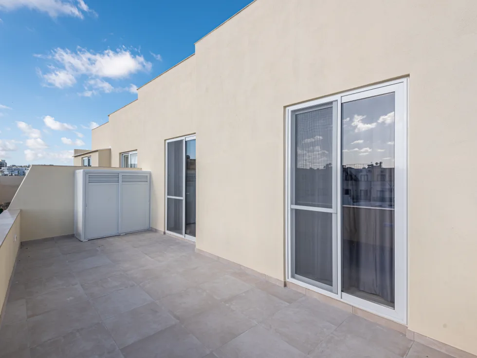 2 bed Penthouse For Rent in Sliema, Sliema - thumb 10
