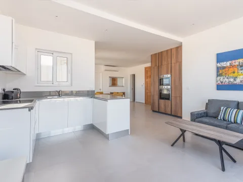 2 bed Penthouse For Rent in Sliema, Sliema - thumb 5