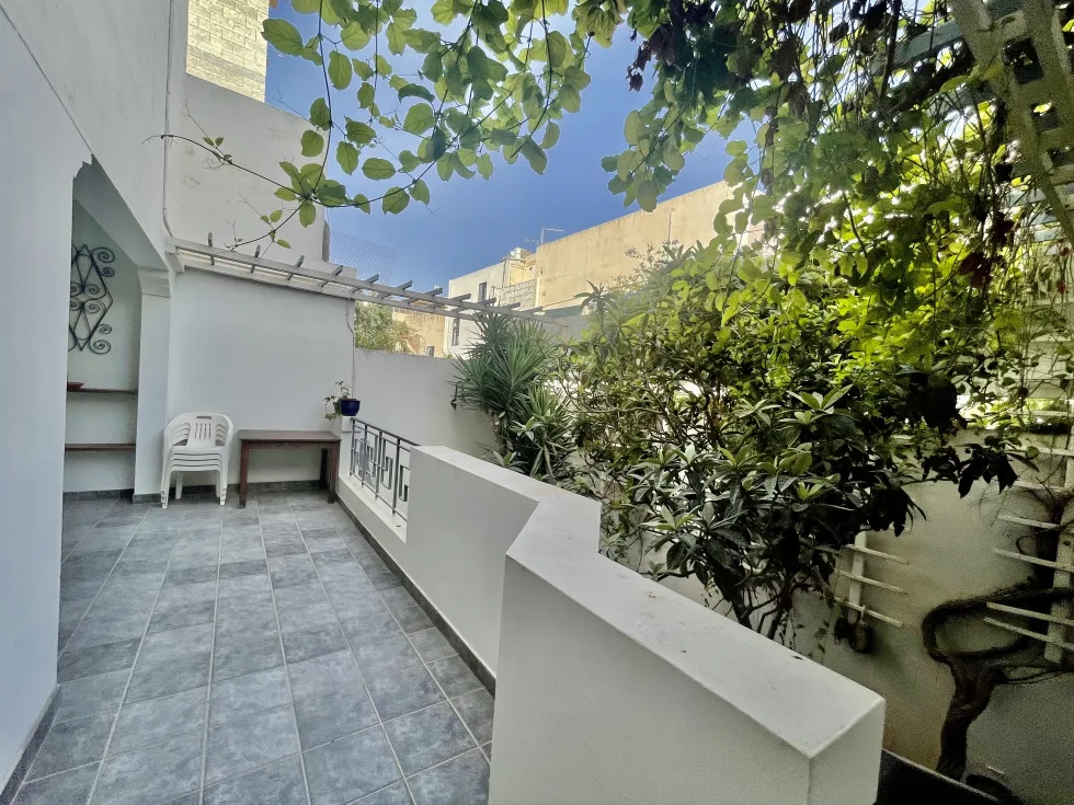 5 bed Town House For Rent in Ibragg, Ibragg - thumb 1