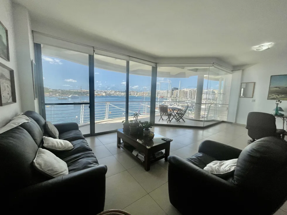 3 bed Apartment For Rent in Sliema, Sliema - thumb 1