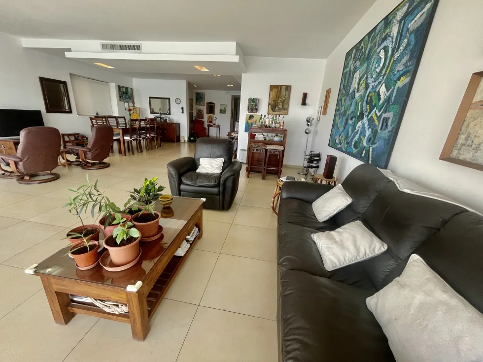 3 bed Apartment For Rent in Sliema, Sliema - thumb 4