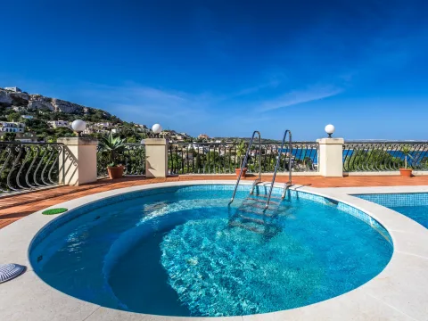 7 bed Villa For Sale in Mellieha, Mellieha - thumb 2