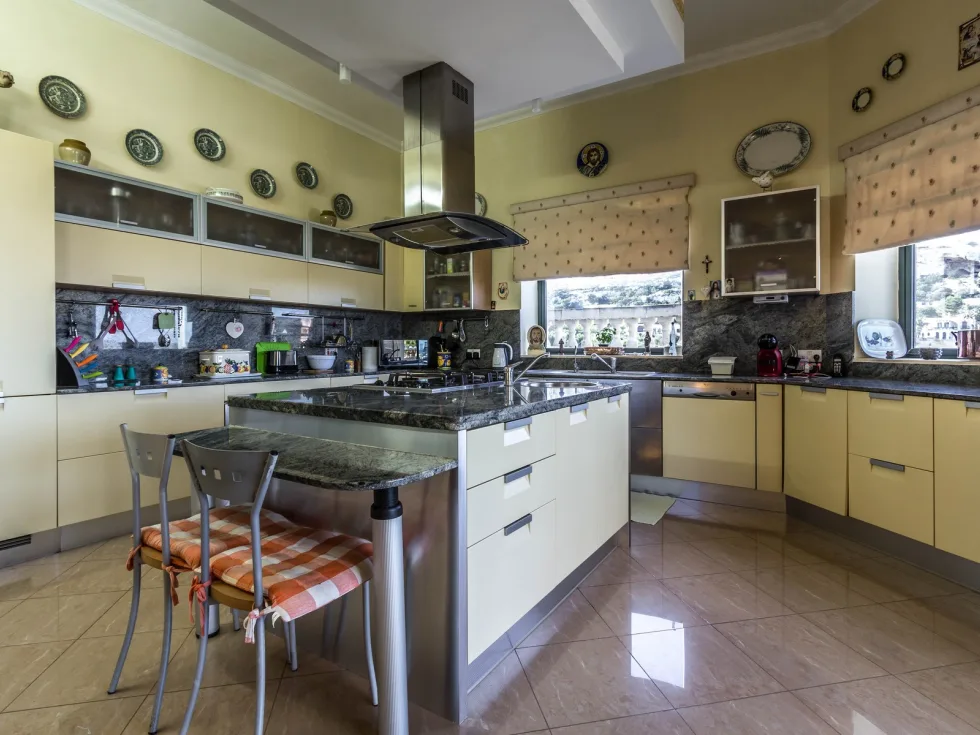 7 bed Villa For Sale in Mellieha, Mellieha - thumb 9